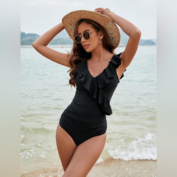 V Neck Ruffle Slimming Swimsuit - Picture 2 of 9